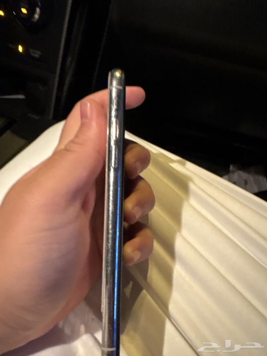 ايفون x مكسور شاشه اماميه وخلفي للبيع تشليح على السوم64560220808067112