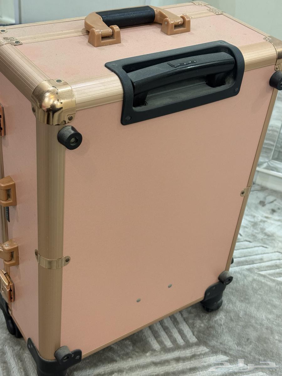 New portable makeup bag, never used, comes with spare lights but haven't installed them64554076611202113