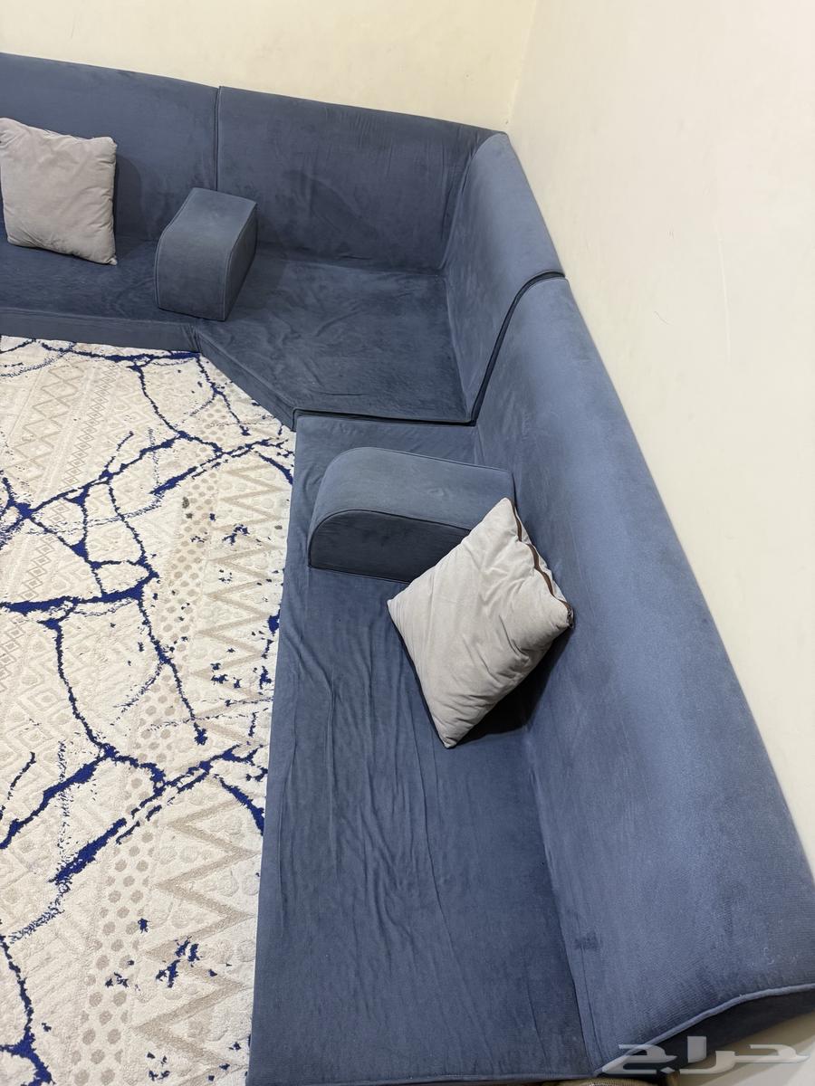 مجلس ارضي كامل 4 في 5 بحالة ممتازة نظيف جدا  تواصل واتس64554272912642112