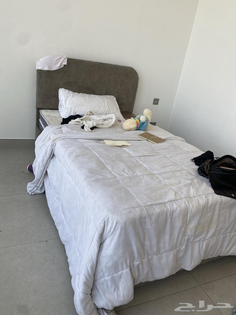 Bed for sale, one and a half size, very clean64557962393859110