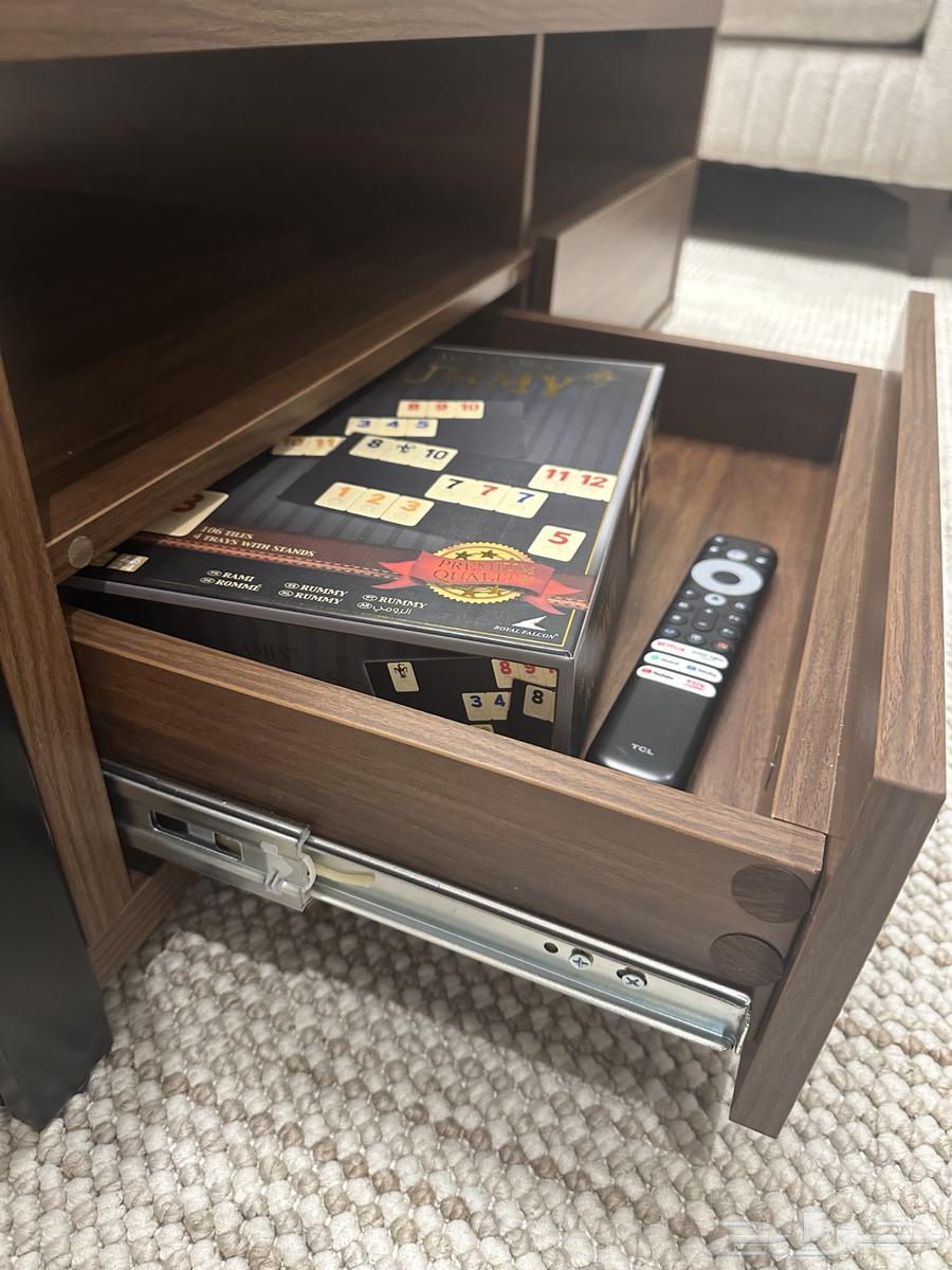 طاولة خشبيه وزجاجيه من أبيات64556847310977113