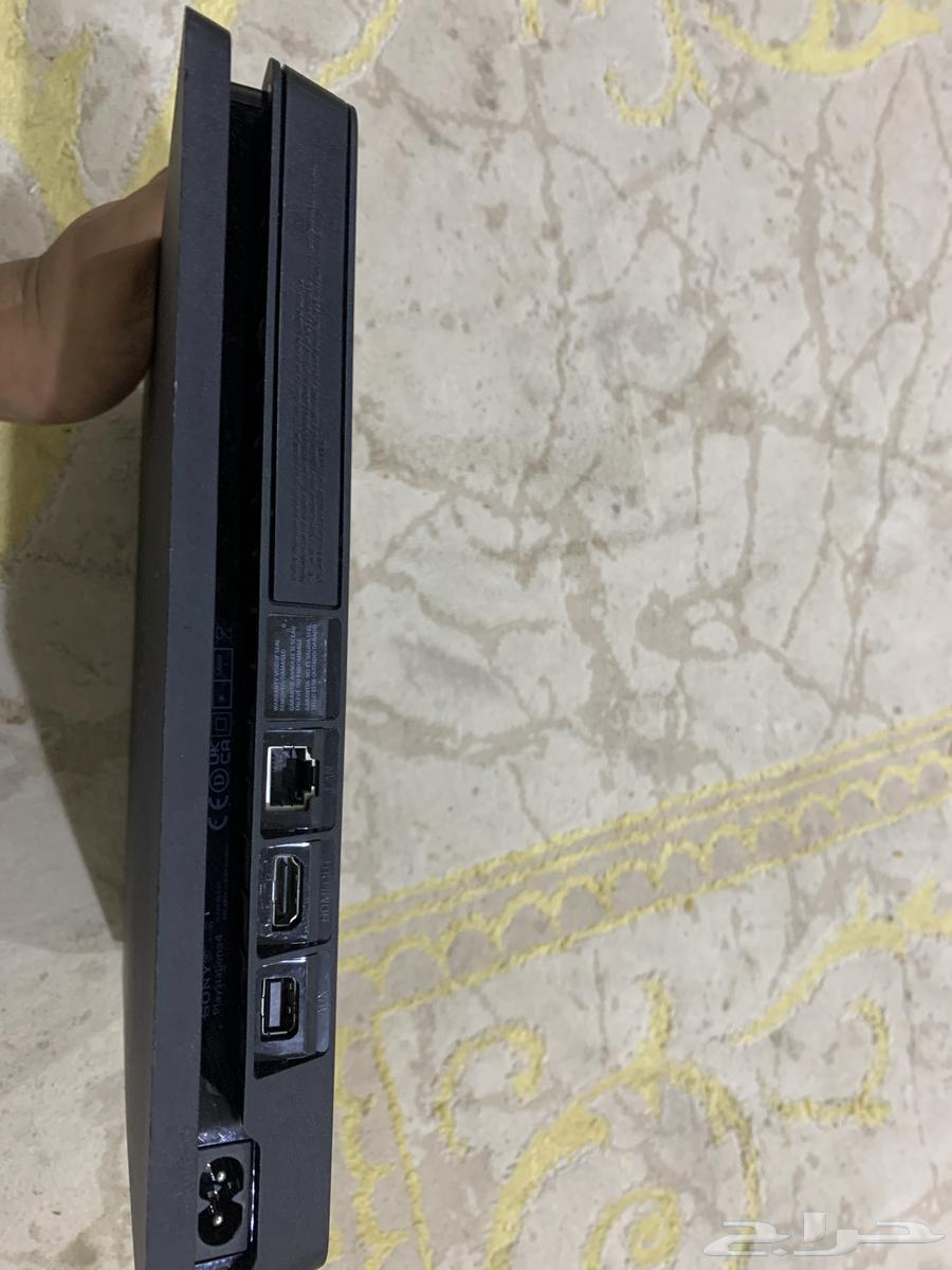 بلاستيشن 4 وكاله معه اصبعين و شريط فيفا 24 صامل منختلف معه64561235792002111