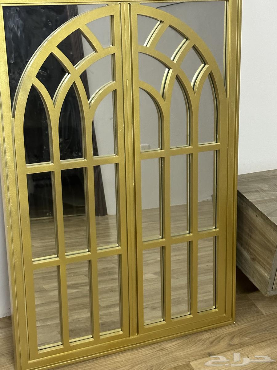 Semi-new serving table with TV table and mirror64554398562306112