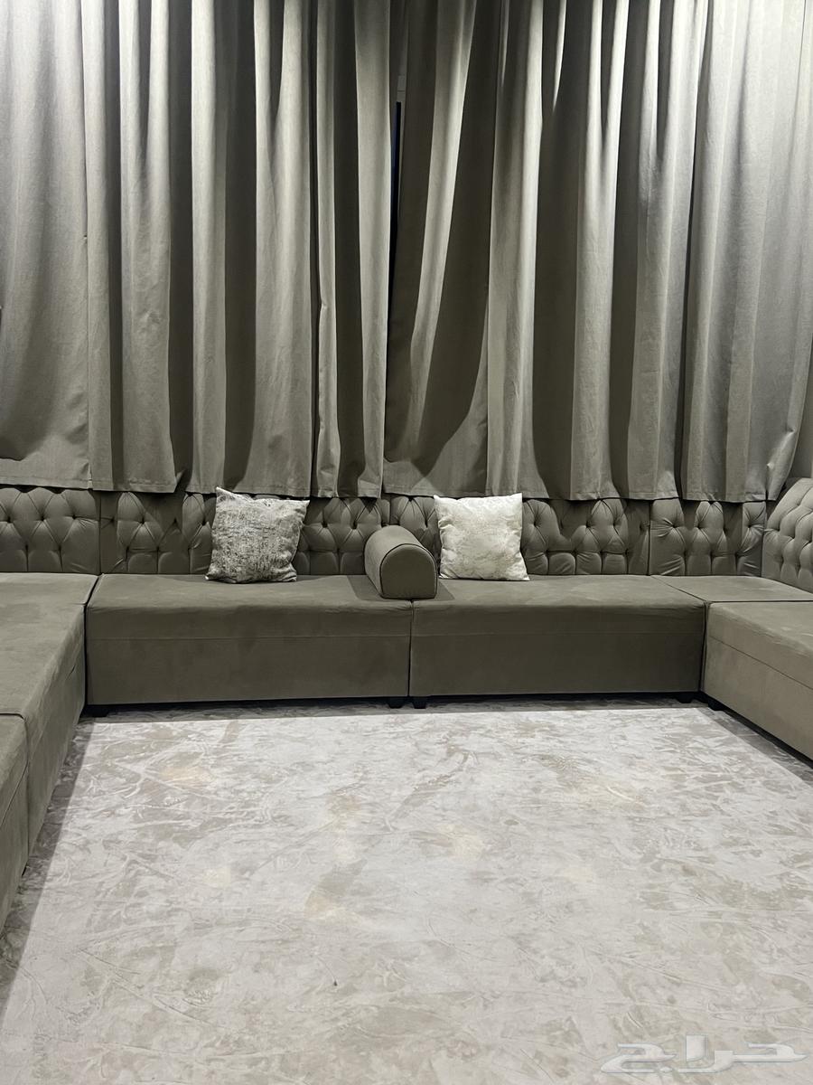 Sofa with curtains64560916883971110