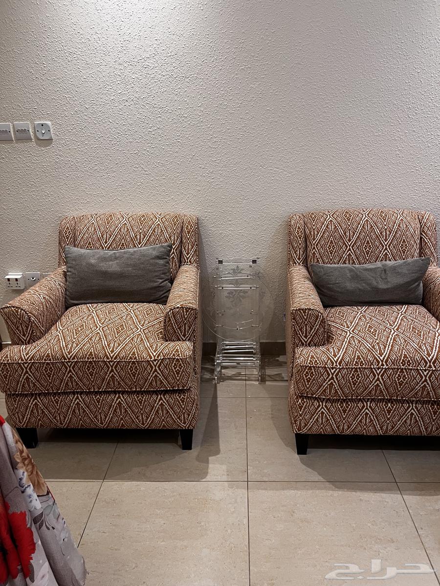 طقم كنب كالجديد من مفروشات المطلق استعمال جدا بسيط64556211803521113