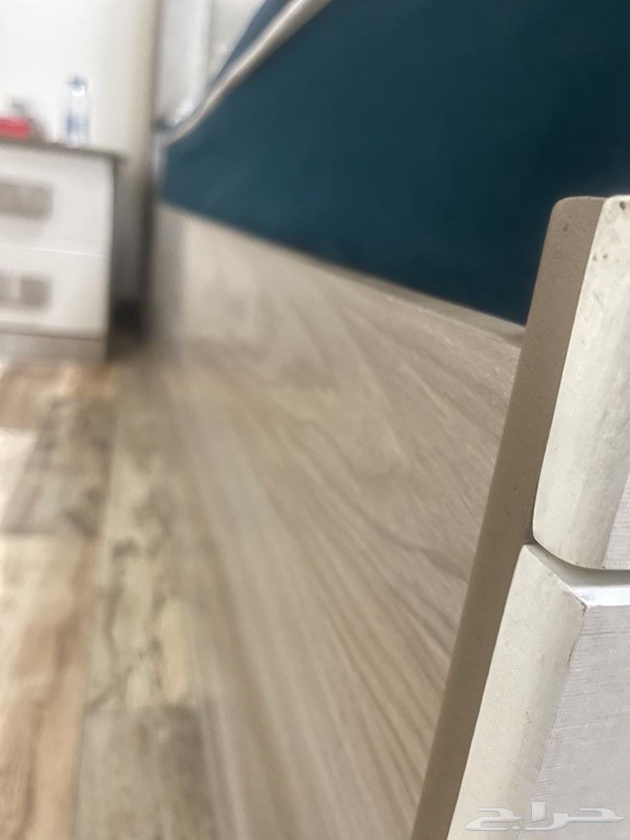 غرفة نوم بدون دولاب شبه جديده64556098884611111