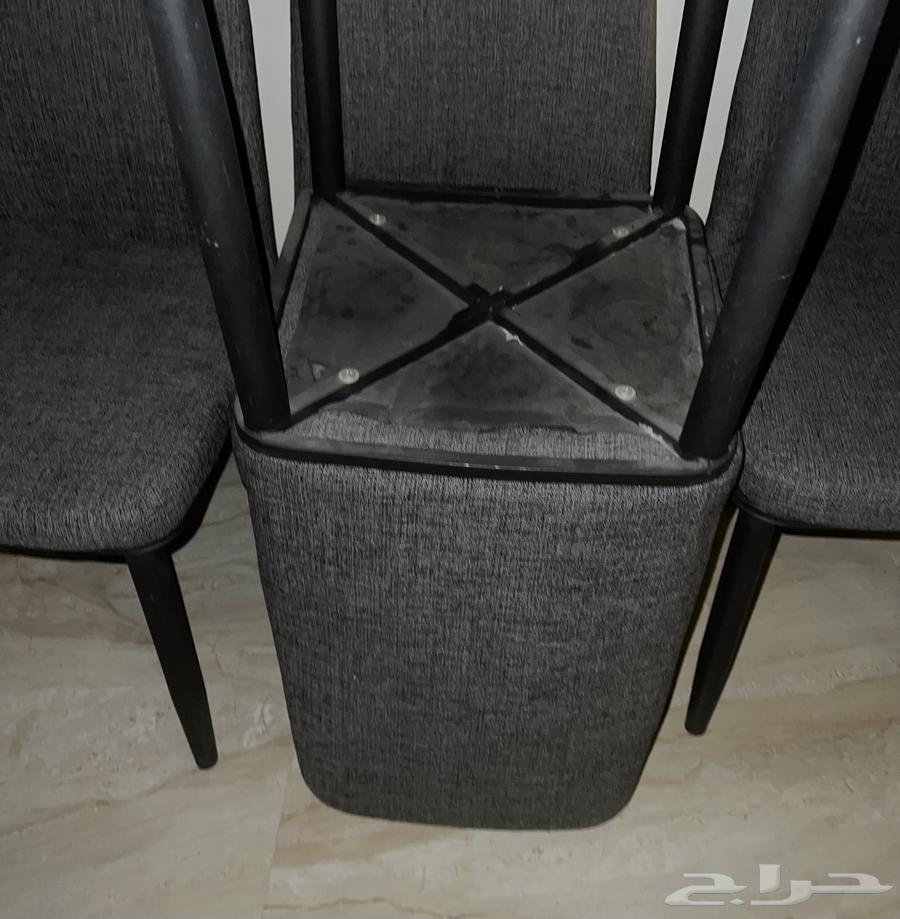 Table chairs64558086695937110