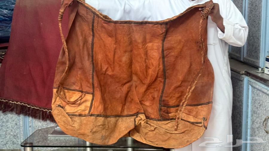 Heritage pots and TV table64556959009025113