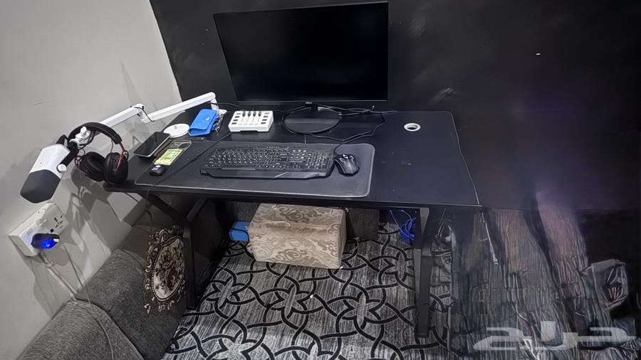 C-shaped table64559196233218110