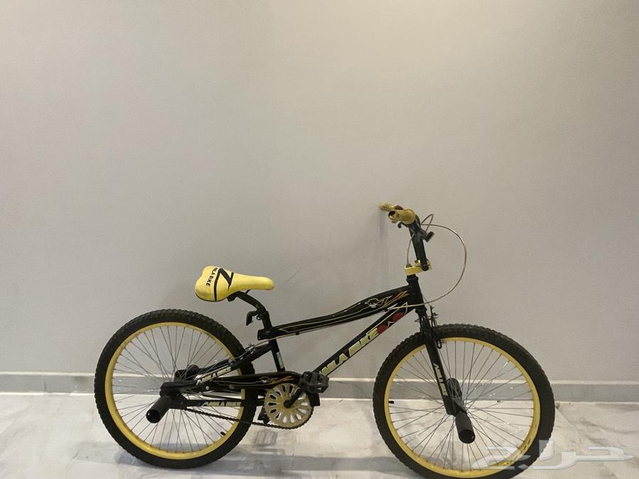 سيكل مقاس 24 استخدام بسيط فيه عيب بالمقعده مايله والكفرات64554174761859110