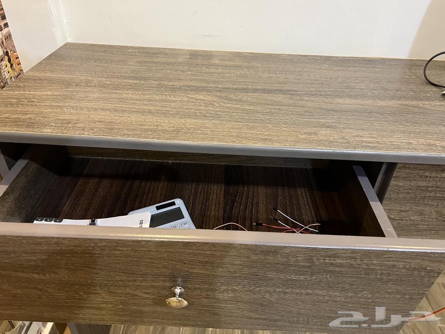 Wooden desk table, dimensions in the image, contact via WhatsApp64561671748737111