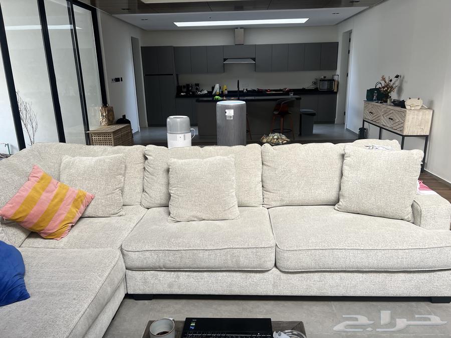 للبيع كنب زاوية فاخر مع قطعة إضافية (عثمانية)64557893229827111