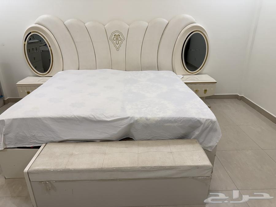 غرفة نوم مستعمله للبيع بدون دولاب64554718231171110
