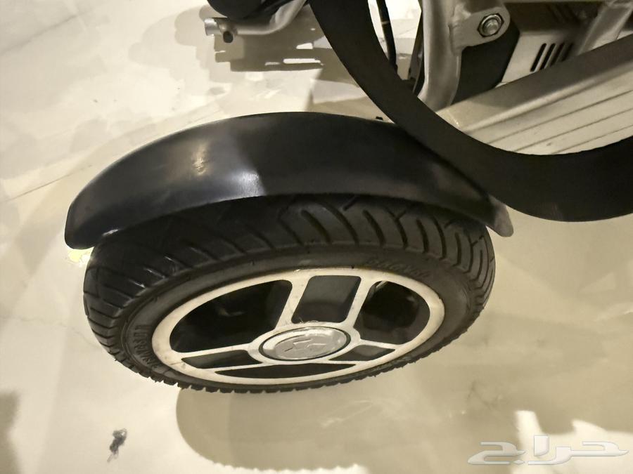 كرسي متحرك كهربائي قابل للطي64558919537027114