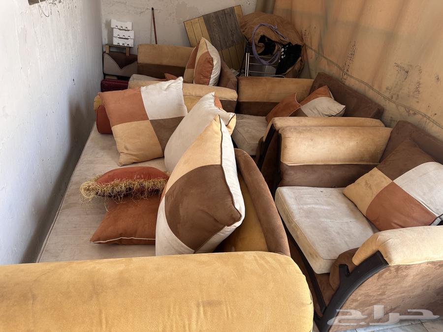 كنب يتكون من اربع قطع يكفي 8 اشخاص64556902962691114