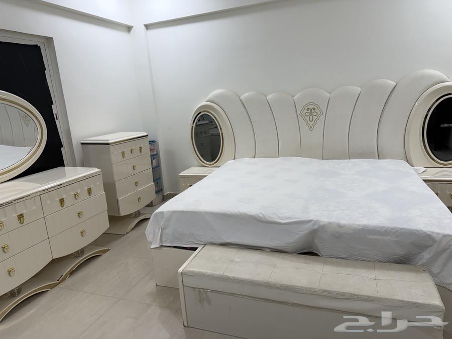 غرفة نوم مستعمله للبيع بدون دولاب64554718231171111