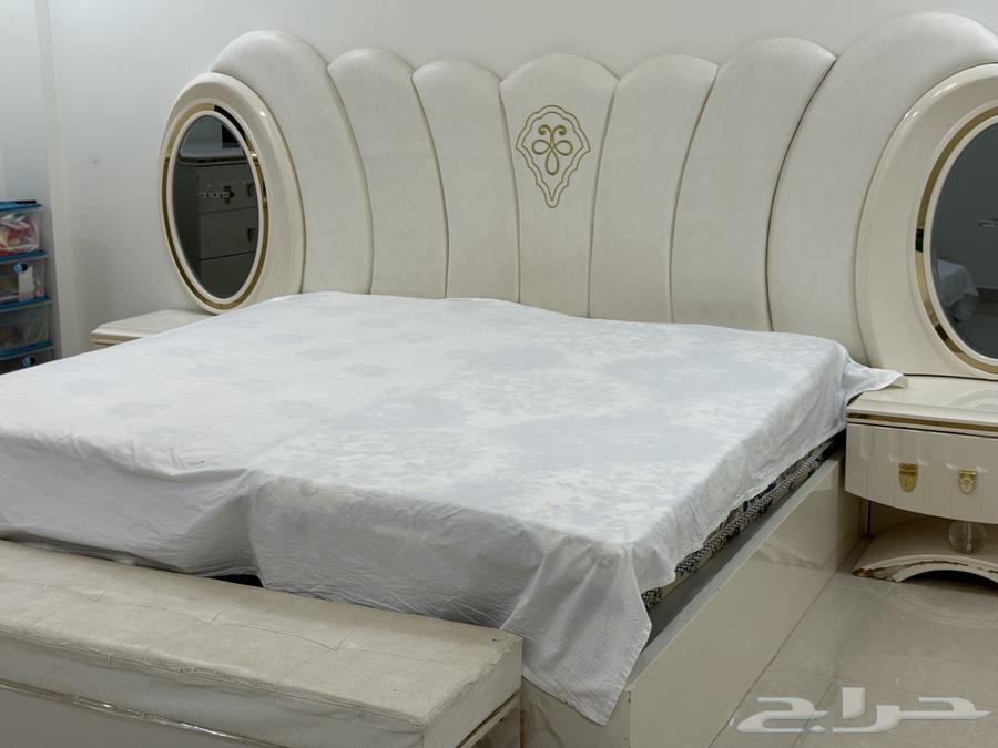 غرفة نوم مستعمله للبيع بدون دولاب64554718231171113