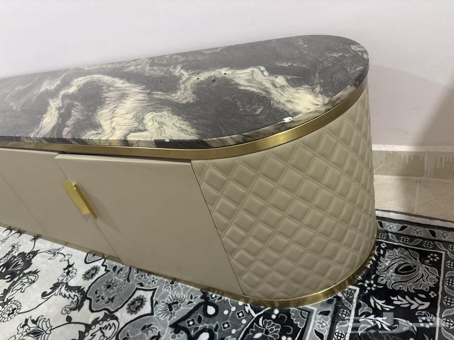 Television table64553823215106111