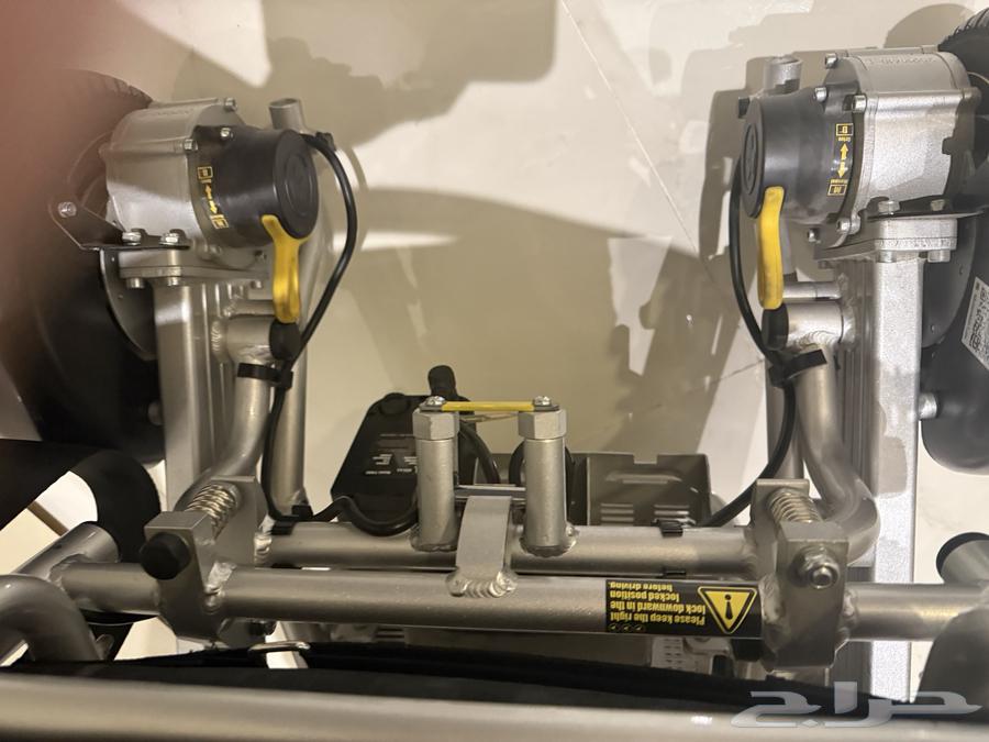 كرسي متحرك كهربائي قابل للطي64558919537027113