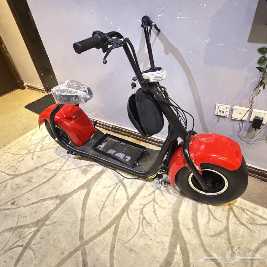 اسكوتر كهربائي شبه جديد للبيع64561883453314110