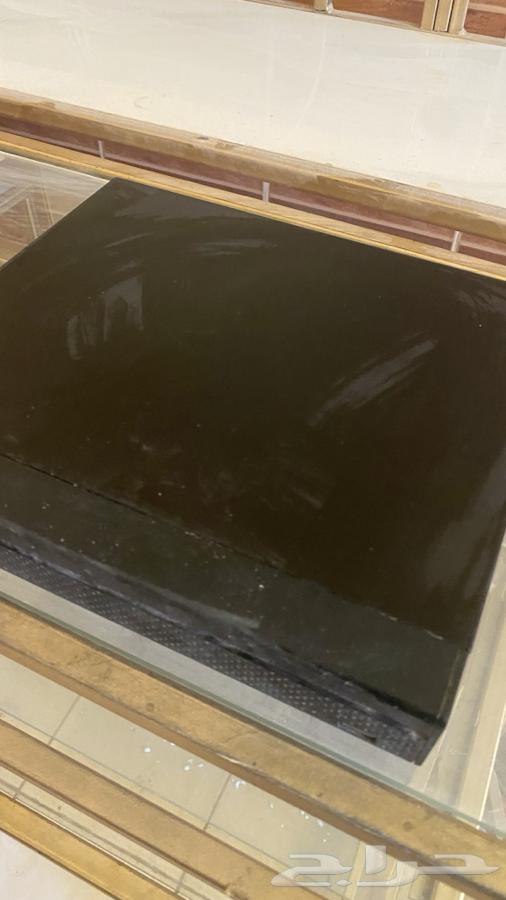 I have cameras for sale, a screen, and laundry room decorations64555885400835110