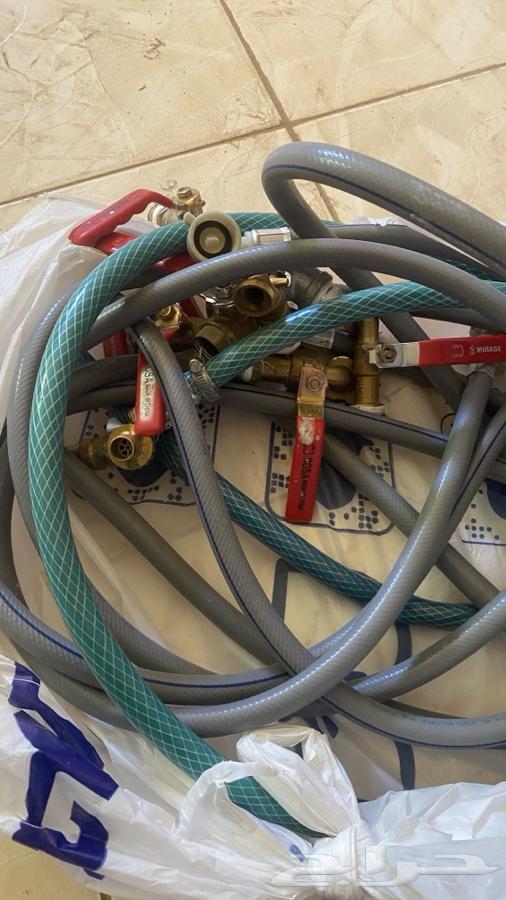 I have cameras for sale, a screen, and laundry room decorations64555885400835112