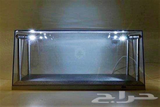 Display case with LED lighting for car models64558405524739112