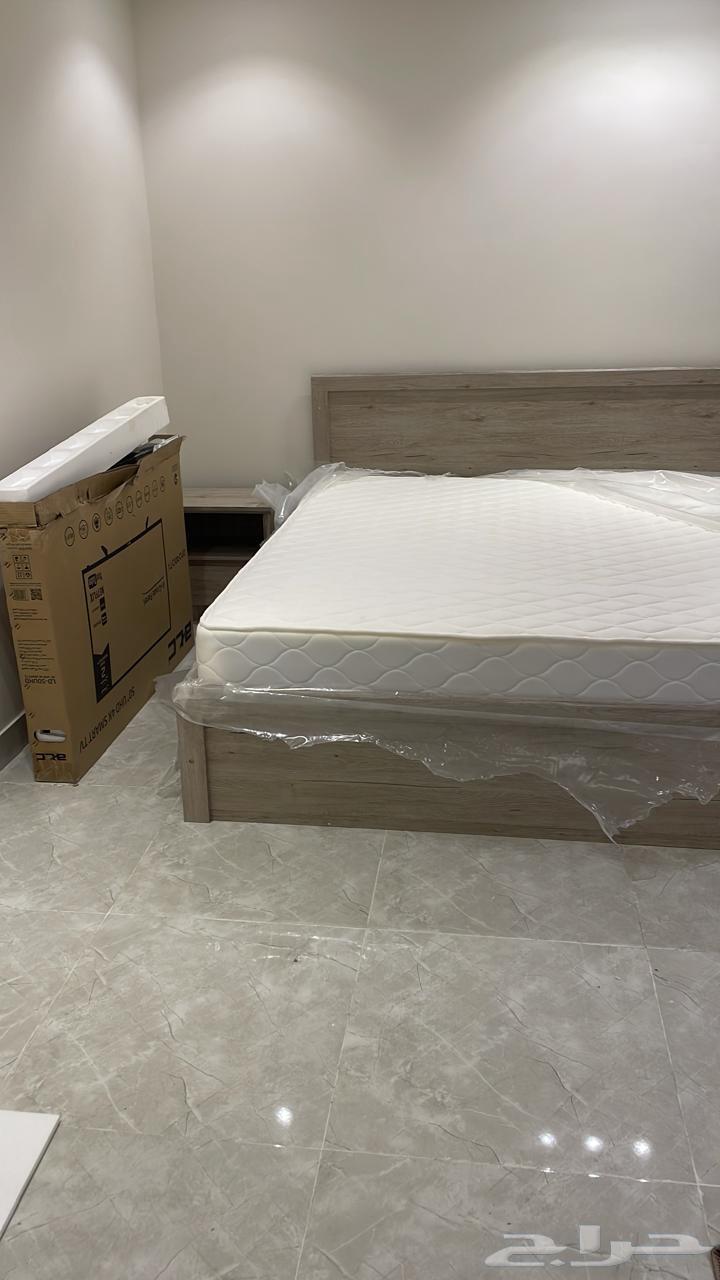 سرير نفرين للبيع مع طقمين مفرش64553214760194111