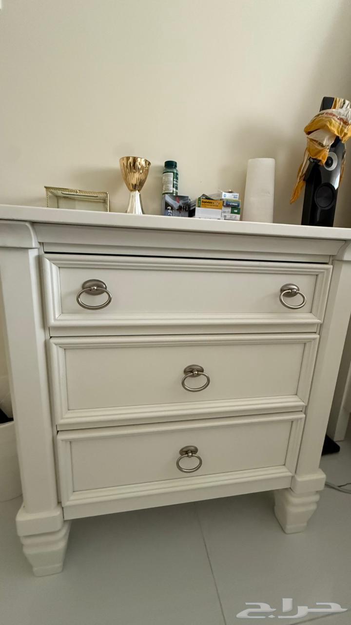 غرفه نوم نظيفه من محل اشلي ابي فيها 850064557326056578112