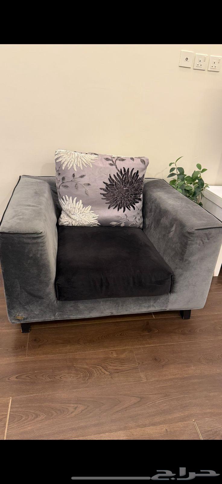 Sofa64559813568259114