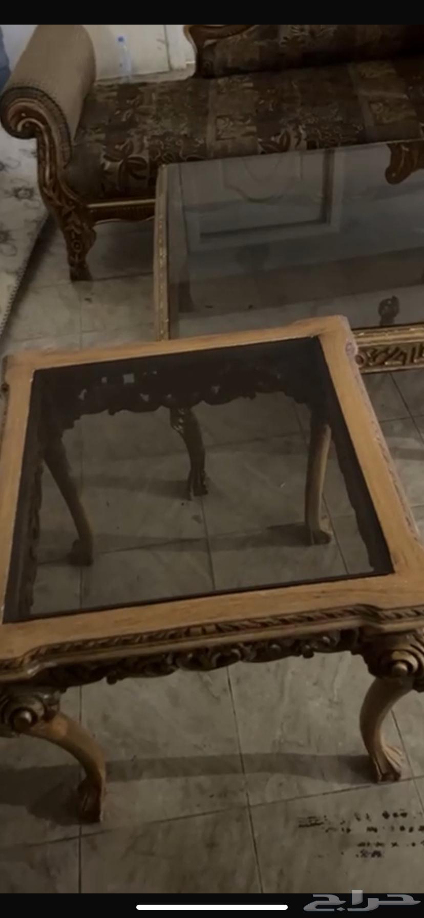 Chair and table64562263171329110