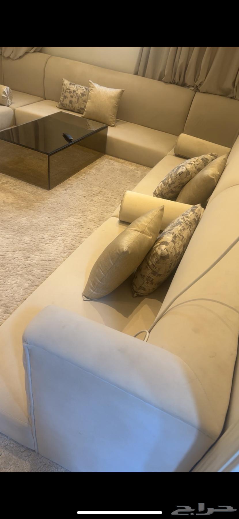 Furniture with tables and cushions64554244975747111