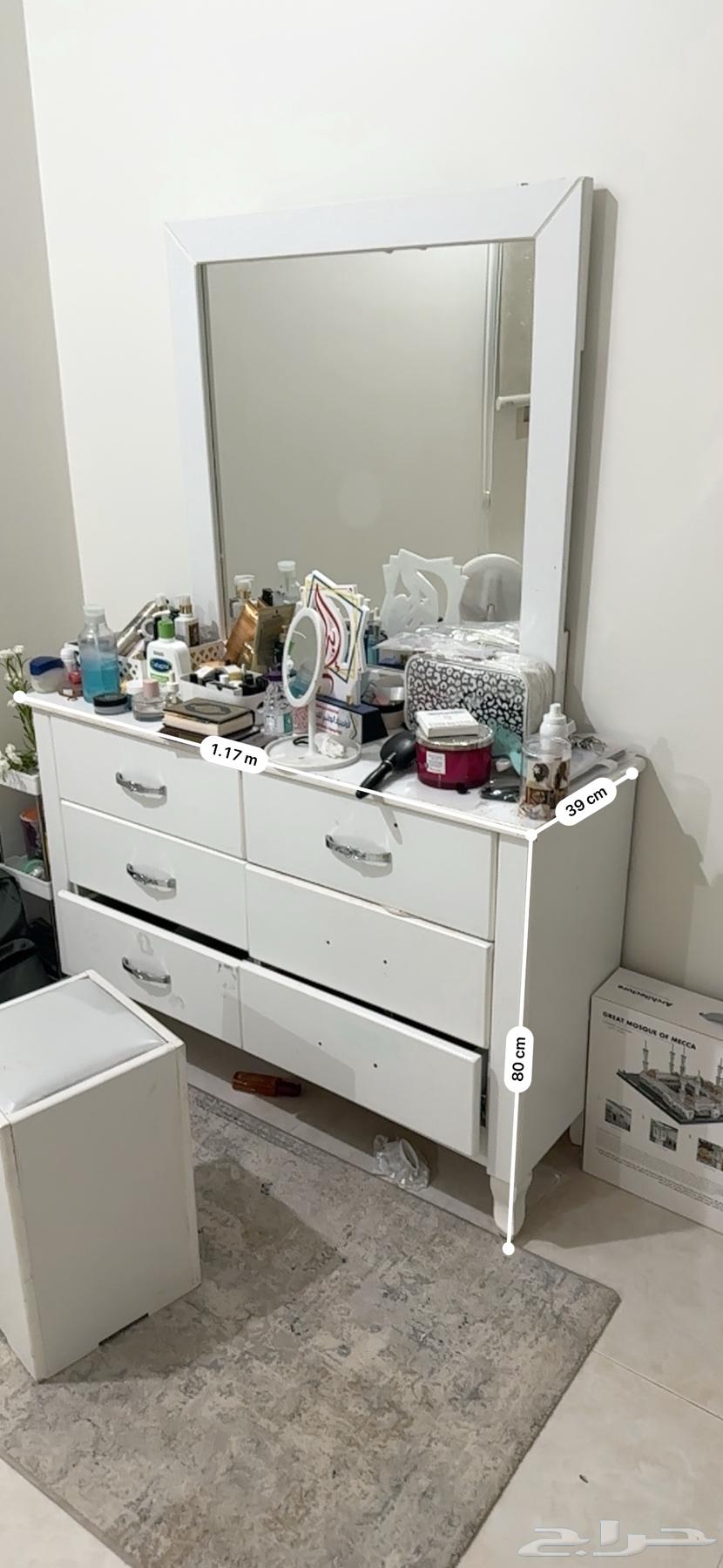 تسريحة وطاولة من جهتين64559757605763110