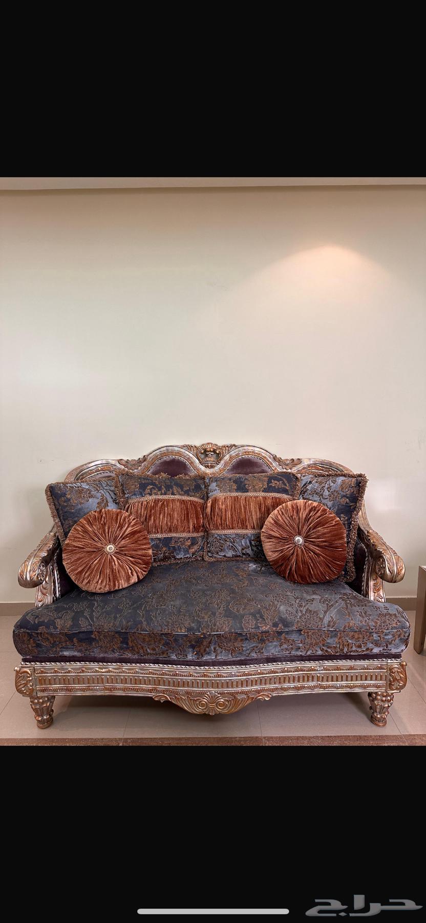 2 طقم كنب كلاسيك أمريكي للبيع بحالة ممتازة64553765984515110