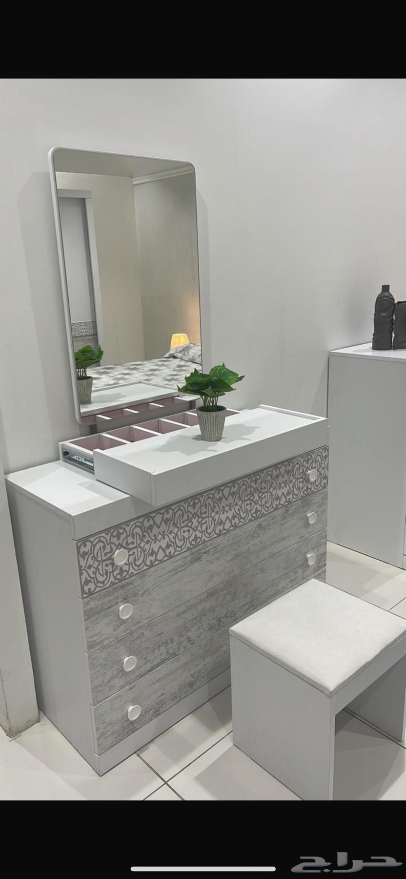 Full furniture set for sale, packed and ready for loading64562179332355114