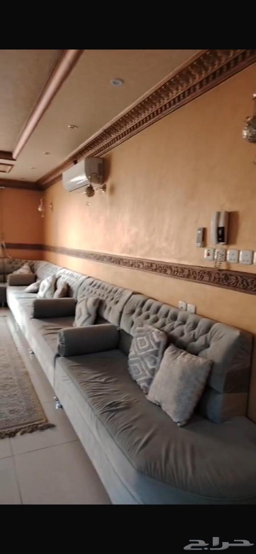 مجلس عربي موضح بصوره 5 5ونصف رقم التواصل واتساب64556140588675111