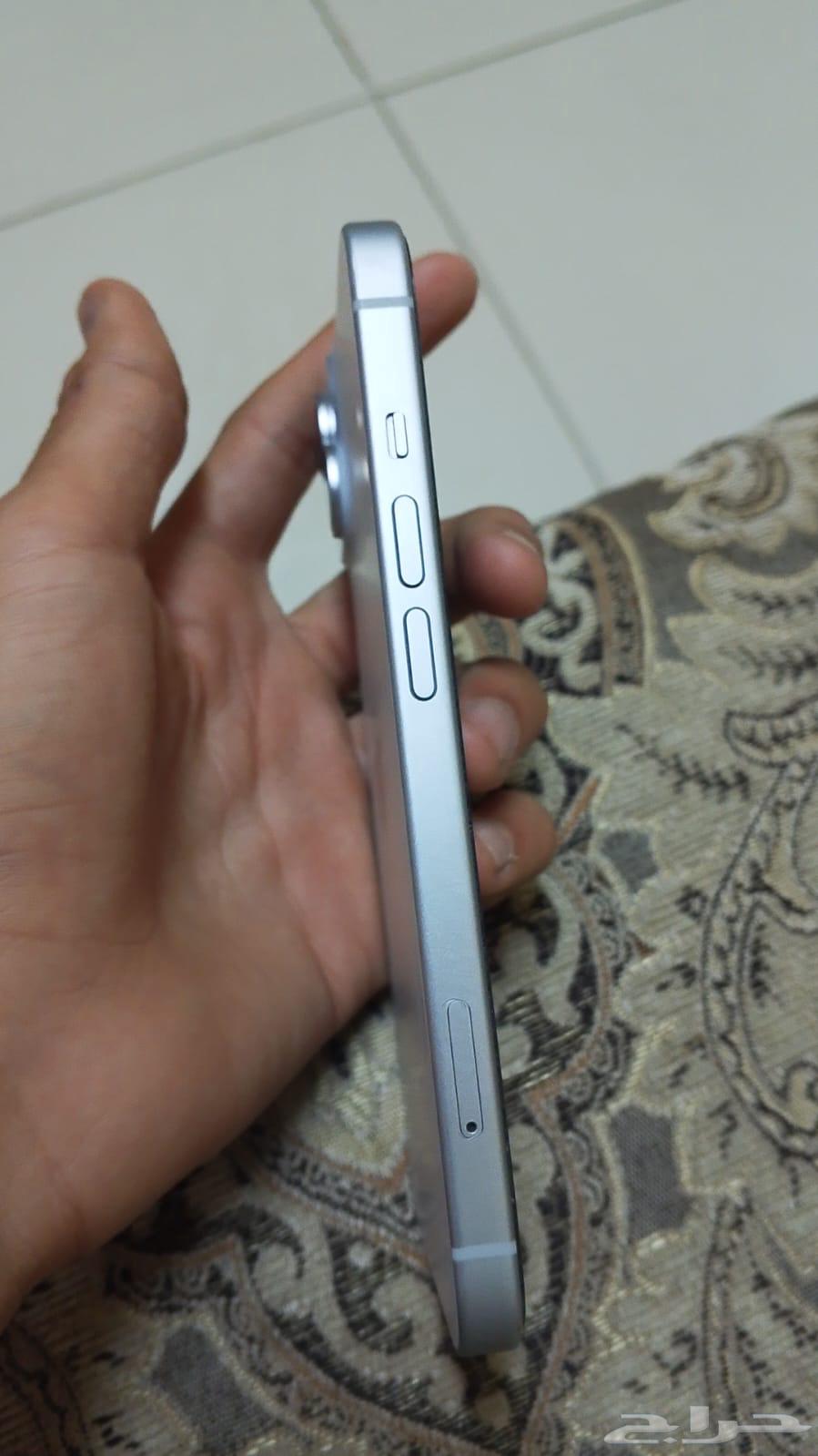 ايفون 15 128جيجا البطاريه 8764559953235713113