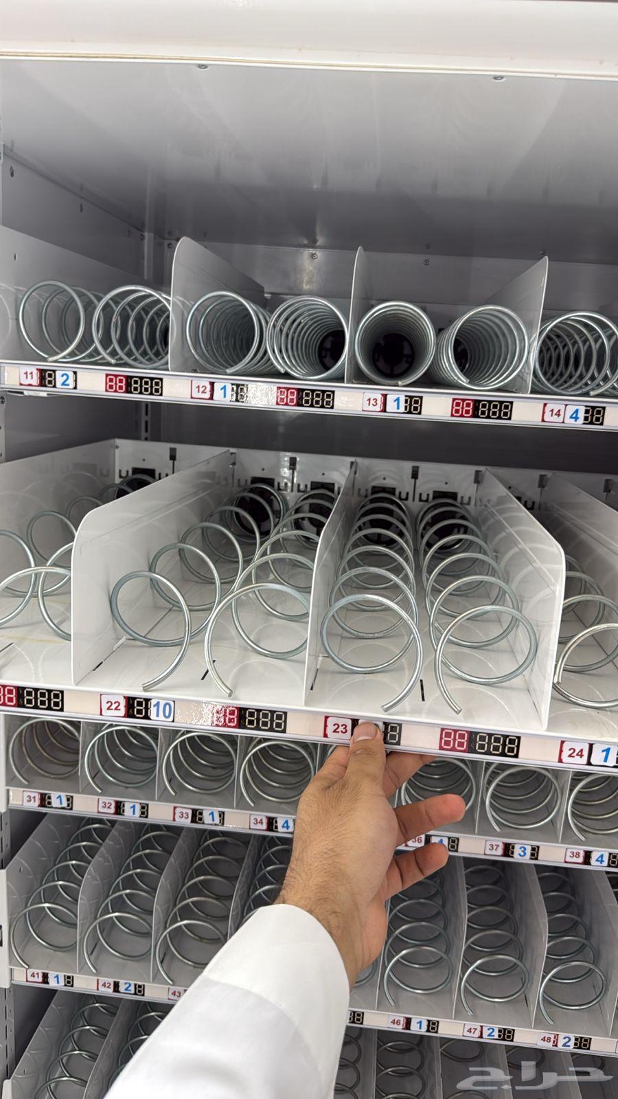 Selling 2 Self-Service Vending Machines64492203291139111