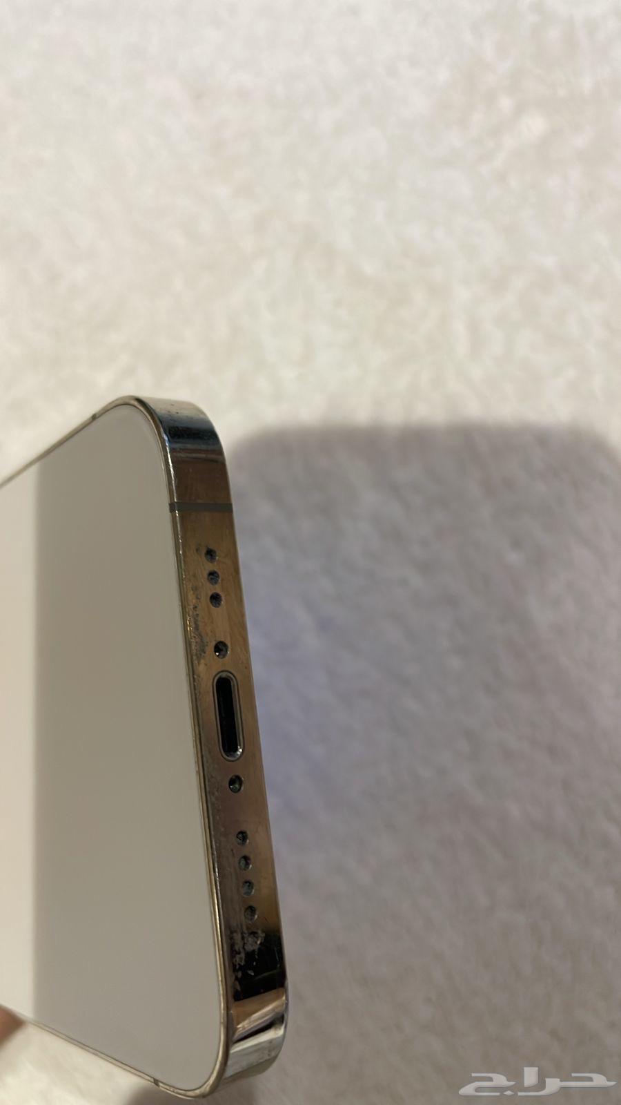 ايفون 12 برو ذهبي64557879398401110