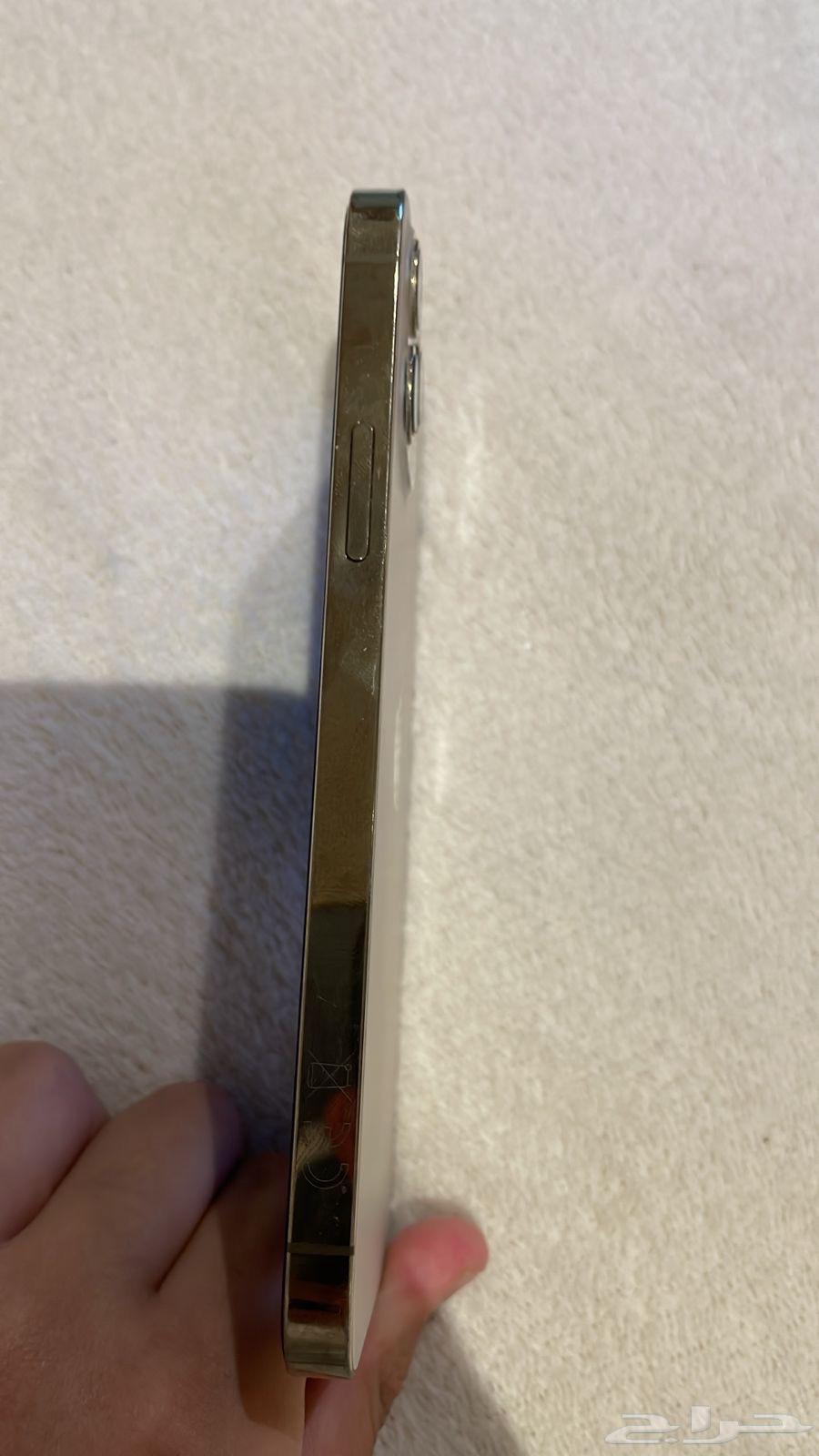 ايفون 12 برو ذهبي64557879398401111