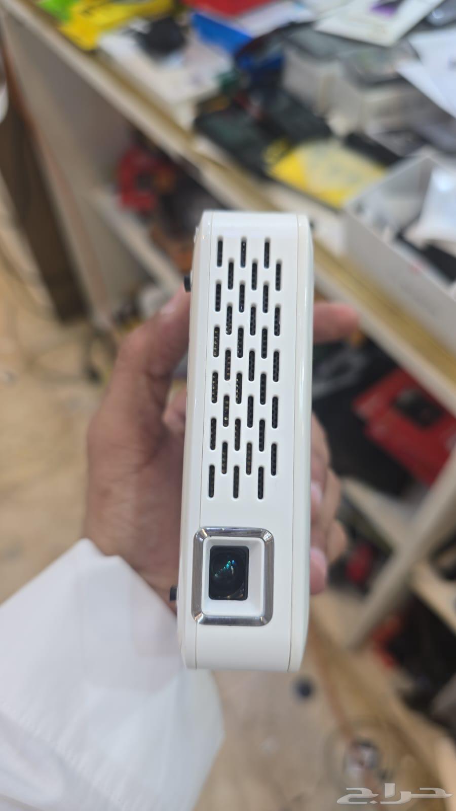 Newly used projector64559869677442110