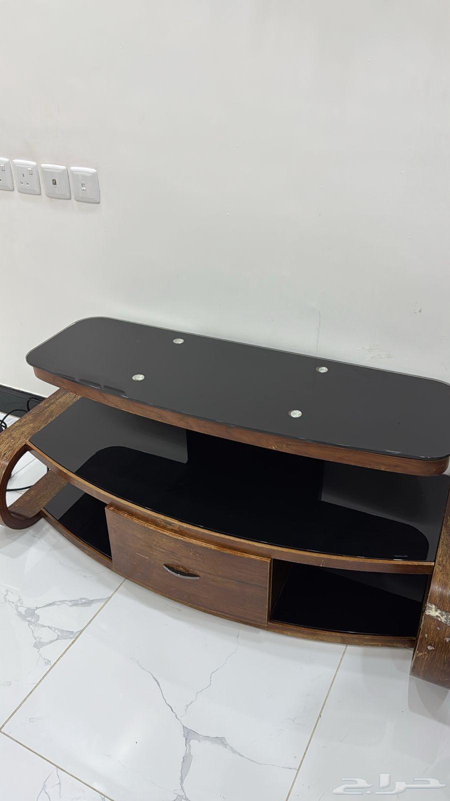 Television table64562375555458110