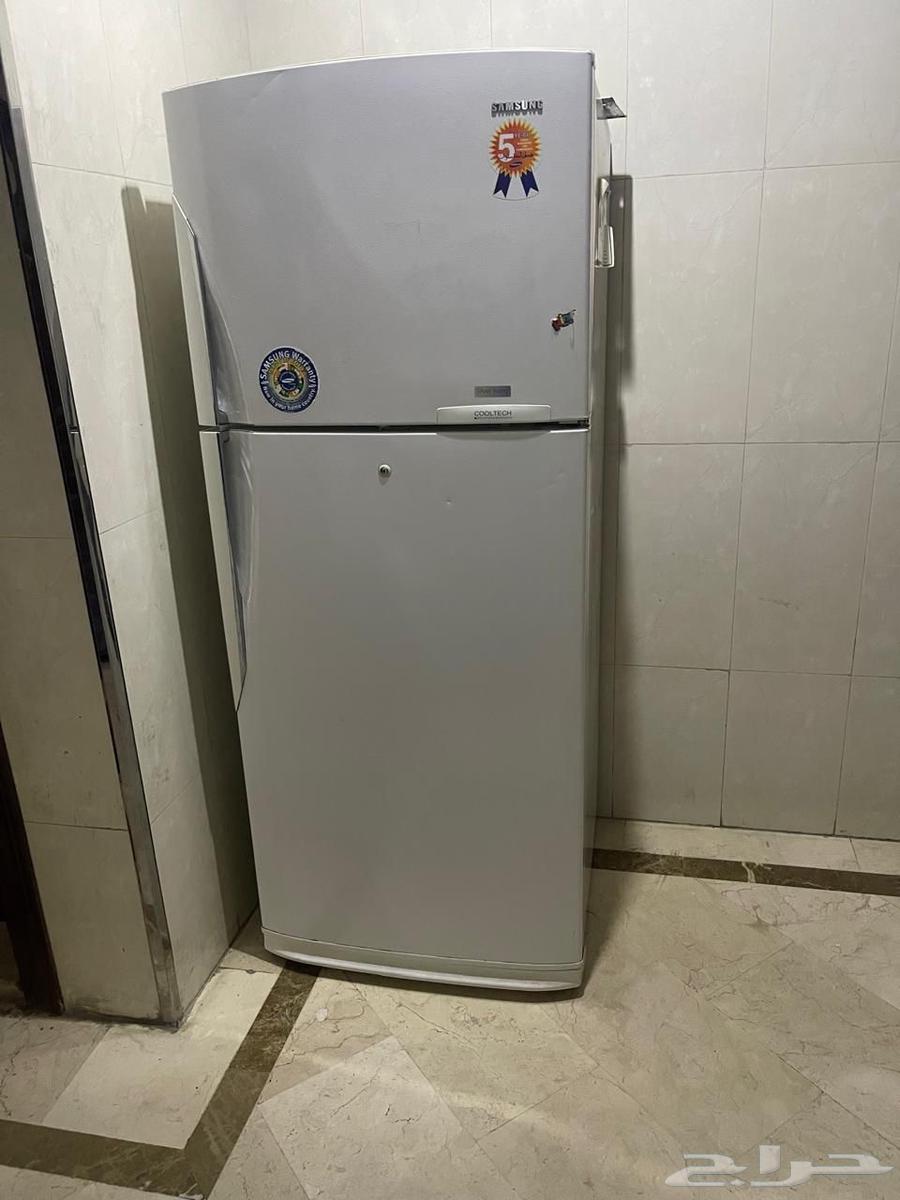 ثلاجة للبيع ( 900 ) و ( قابل للتفاوض )64554104678146110