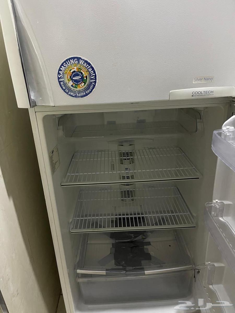 ثلاجة للبيع ( 900 ) و ( قابل للتفاوض )64554104678146114