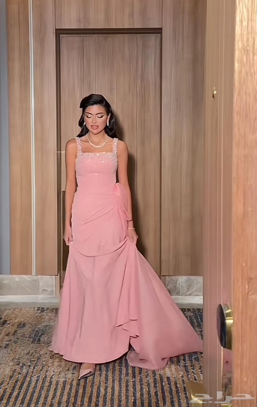 فستان المصممه مزنه السنوسي64555871116931110