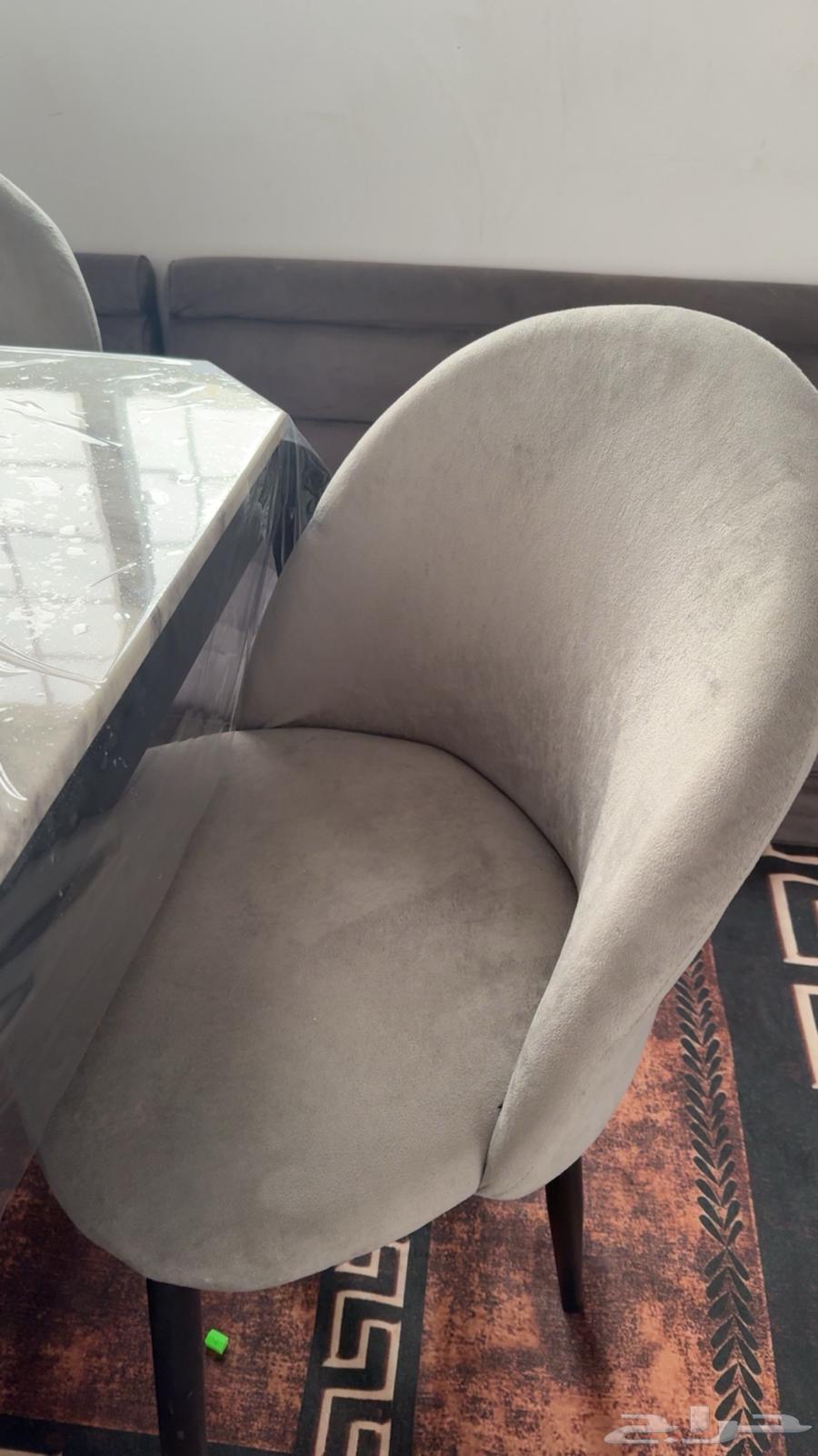 Dining table64566272169601112