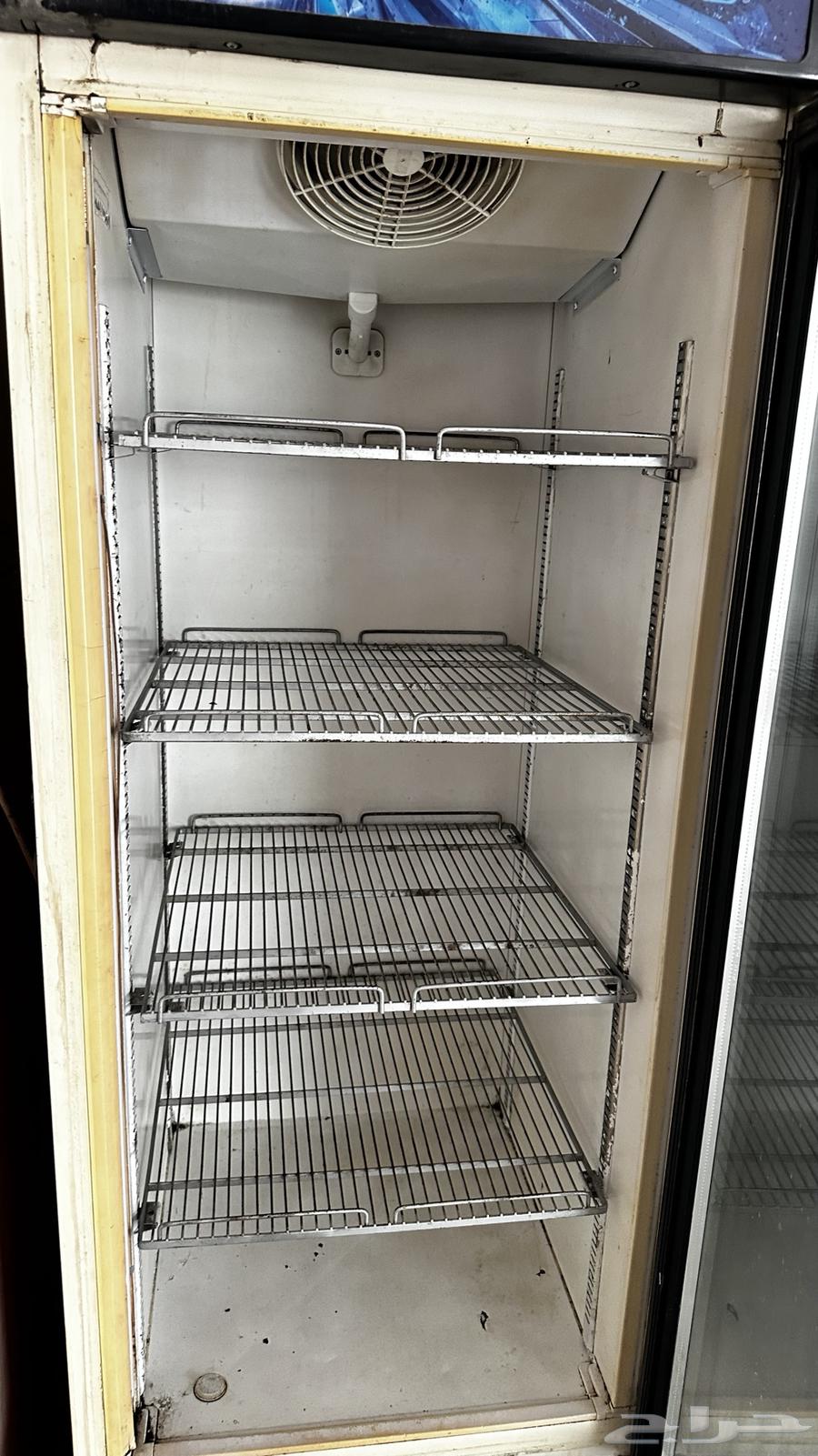 Refrigerator with capacity64570380466306112
