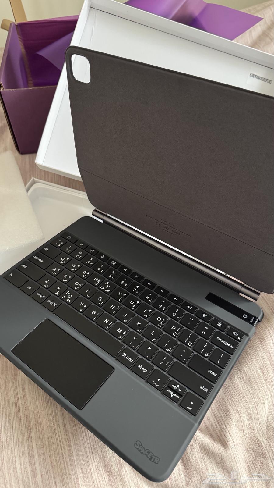 ماجيك كيبورد اسود ايباد اير الجيل الرابع مقاس13 إنش M264564796427393112