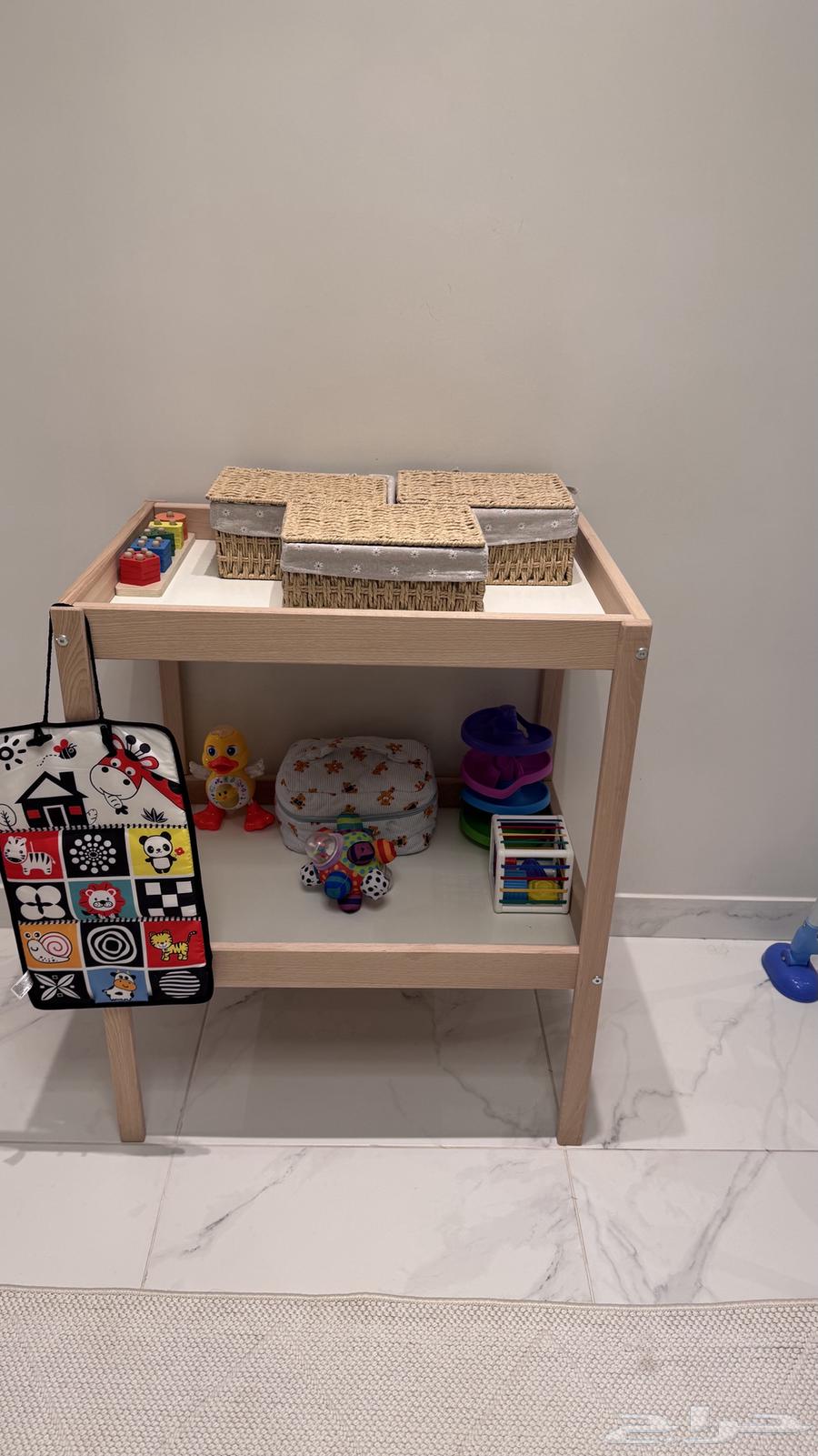 Children's table64563577856643110