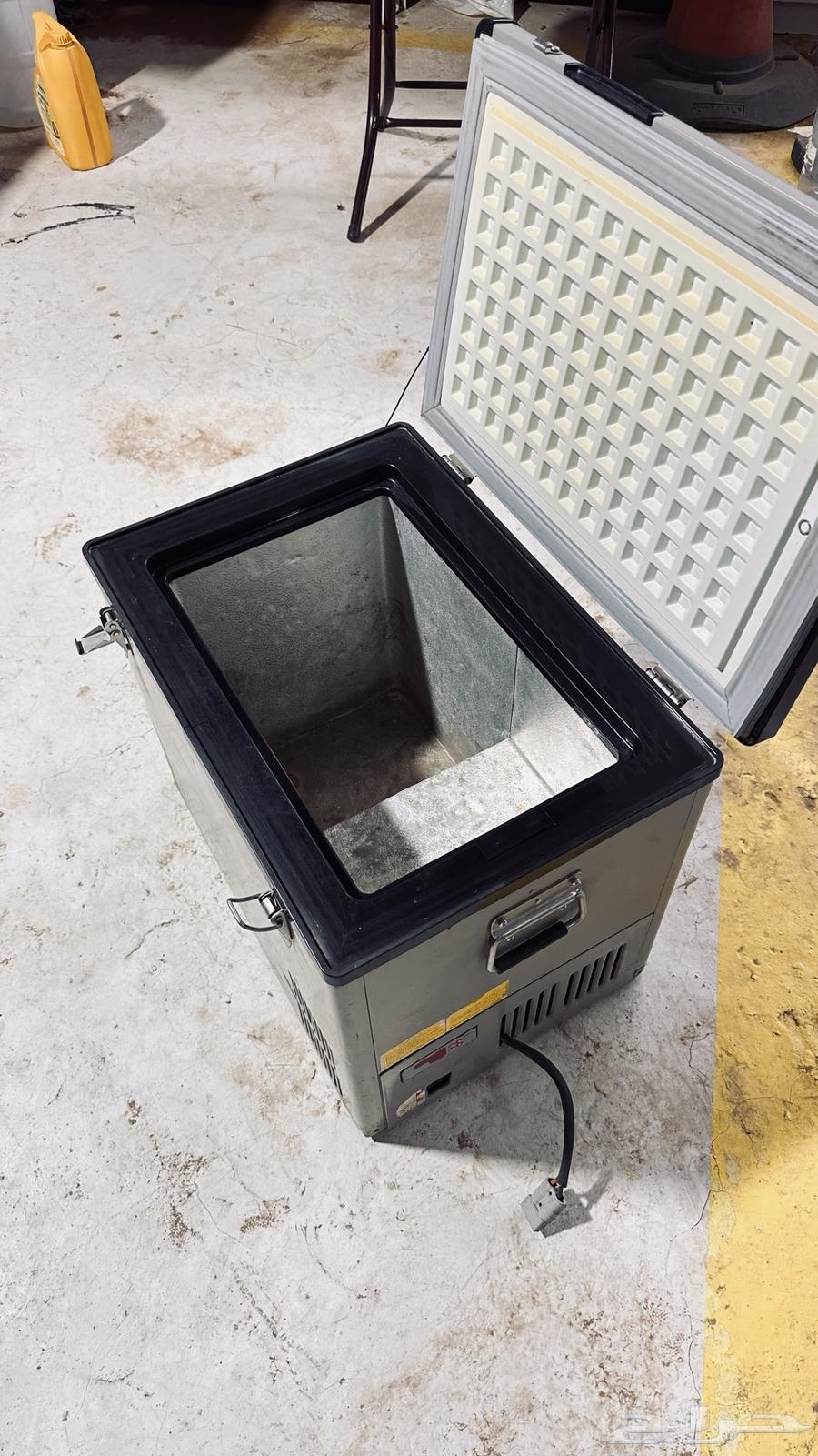 ثلاجه 60 لتر للبيع64567004764930110